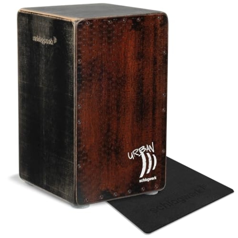 Schlagwerk CP5210 Cajon Urban OS Old Red - ausgeprägter Bass - voll verschraubt, Gabun Schlagfläche mit stylischem Used Look, Made in Germany - stimmbare Snare-Saiten - inklusive Sitzkissen