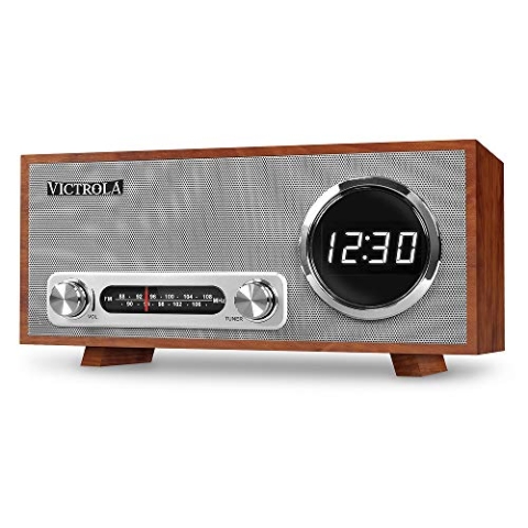 Victrola Broadway Bluetooth-Uhrenradio mit Digitalanzeige – Mahagoni