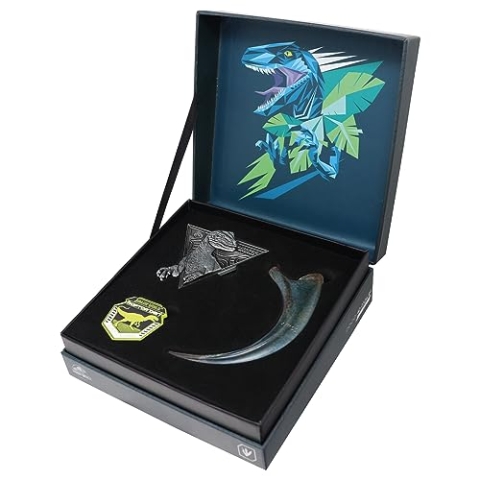 FaNaTtik Jurassic World Raptor Training Commendation Limited Edition Set