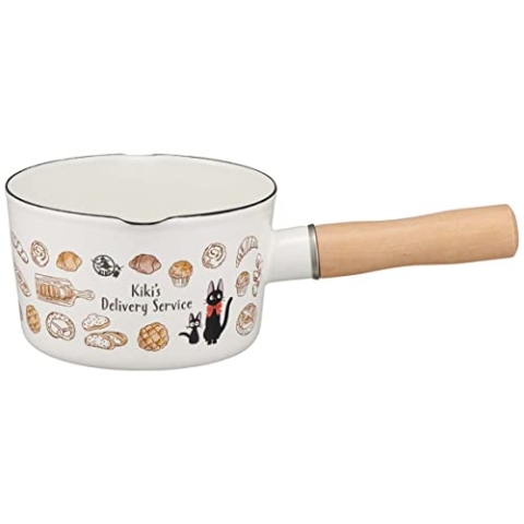 SKATER Enamel Double Mouth Milk Pan, Kiki's Delivery Service, 335 Gramm, 0,8 Liter, Emailliert, Kochtopf, Pfanne, Bunt (Multicolored), Ohne Deckel