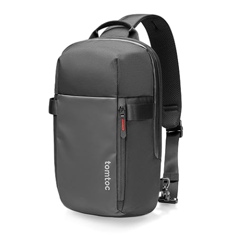 tomtoc Herren Umhängetasche Sling Bag Passt 2025 13-Zoll MacBook Air M4 A3240, 14-Zoll MacBook Pro M4/M3/M2/M1 A3112 A3401 A3185, Wasserabweisend Crossbody Bag Brusttasche Schultertasche Tagesrucksack