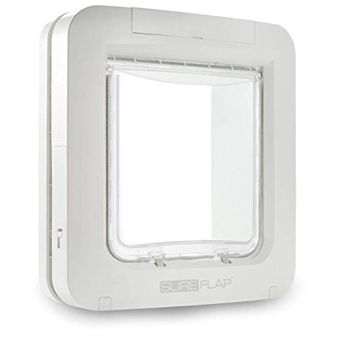 Sure Petcare SureFlap Mikrochip-Haustierklappe mit Sperrmodus, kompatibel mit RFID-Halsbändern und Mikrochips, EIN-Knopf-Steuerung, für Katzen und kleine Hunde, 4 x C-Batterien erforderlich, weiß