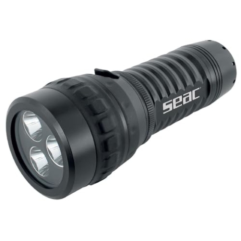 SEAC SZ 5000, Tauchlampe die Sich durch eine hohe Leuchtkraft von bis zu 4200 Lumen auszeichne